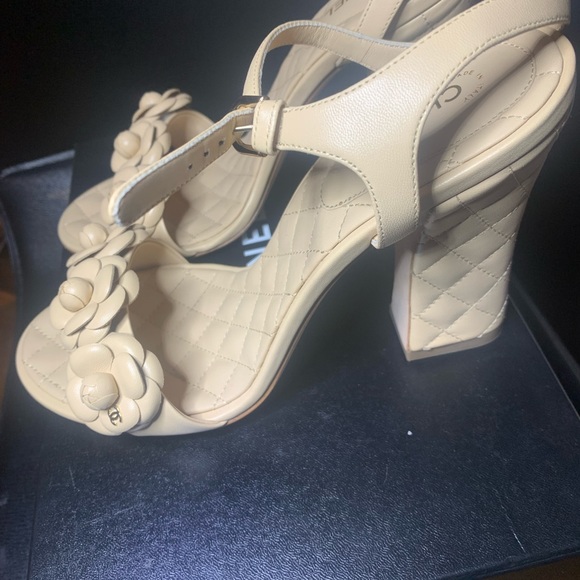 Chanel sandals , Nude color size 40 , NEW , never worn - Picture 3 of 9